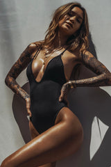 One Piece Black